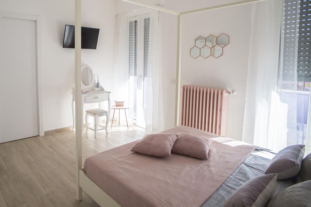 La Maison Extravagante Saronno Ngoại thất bức ảnh